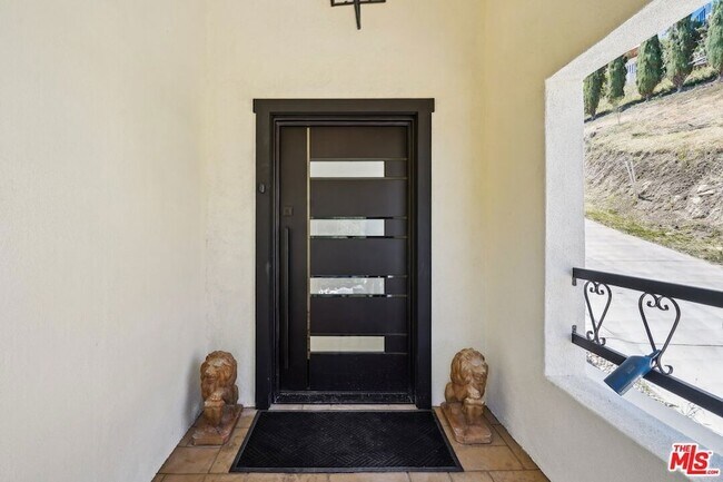 Building Photo - 5131 Campo Rd