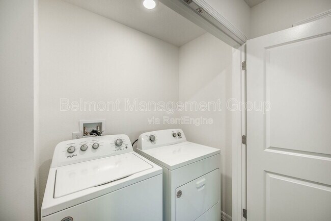 Building Photo - 8250 SW 67th Ave