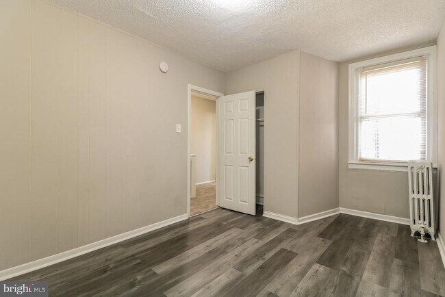 Building Photo - 4728 Marple St
