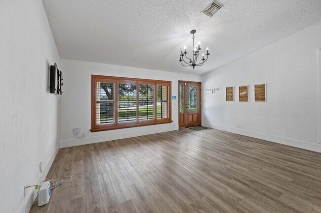 Building Photo - 16820 Deer Path Ln