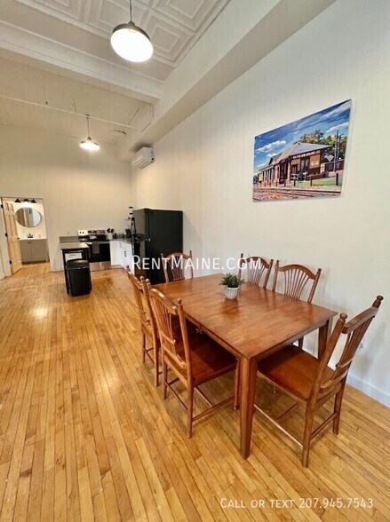 Building Photo - 113 N Lancey St