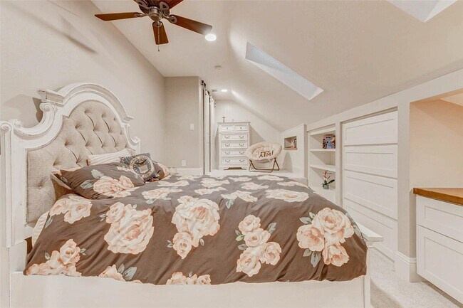 Building Photo - 5323 Lake Hill Farm Way