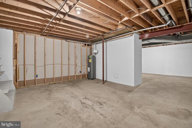 Building Photo - 9612 Annlee Terrace