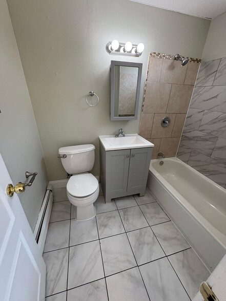110 E Parkway 3R - 114 Eastern Pky