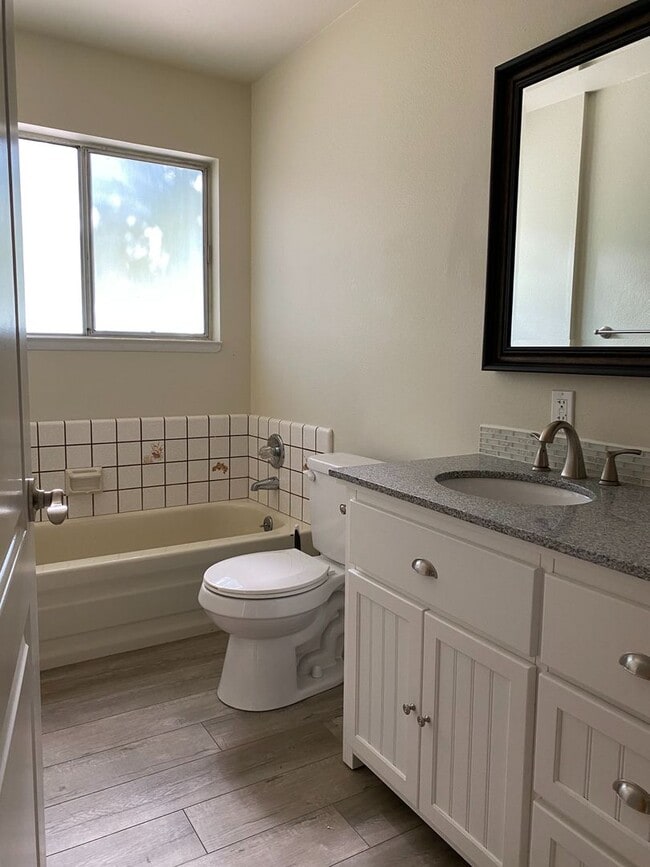 Building Photo - Your Next Chapter Starts Here - Convenient Redding Location!