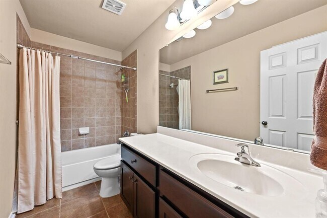 Building Photo - 219 Serene Hollow Ln