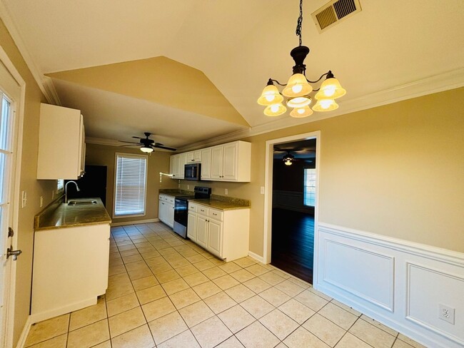 Building Photo - 23 Hulsey Cove