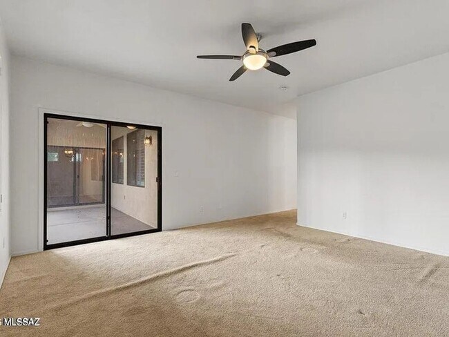 Building Photo - Spacious 3BR House in Sahuarita with Pool!