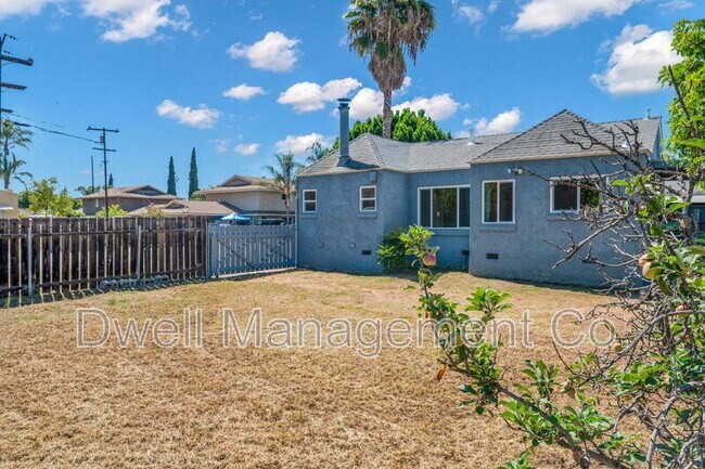 Building Photo - 1430 Diamond Ln