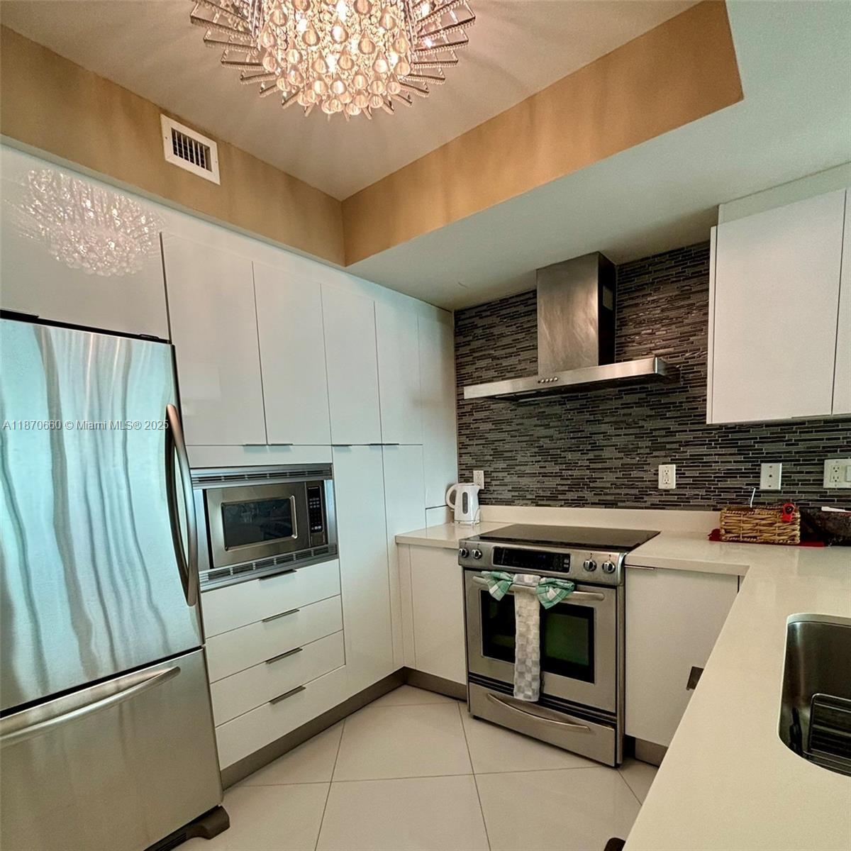 Building Photo - 150 Sunny Isles Blvd