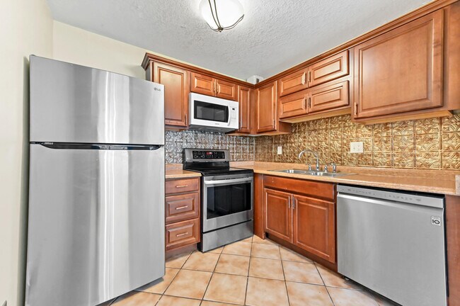 Building Photo - 15054 Ashland Way