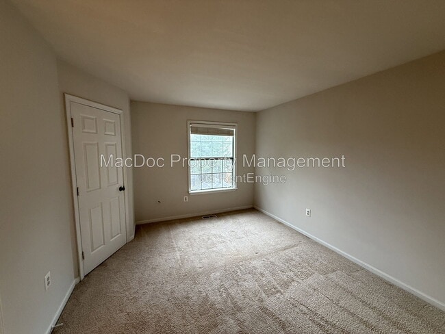 Building Photo - 11185 Kensington Pl