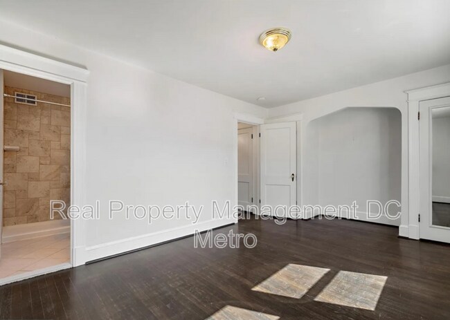 Building Photo - 1397 Sheridan St NW