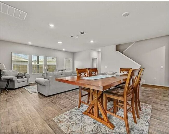 Building Photo - 5800 Xene Dr