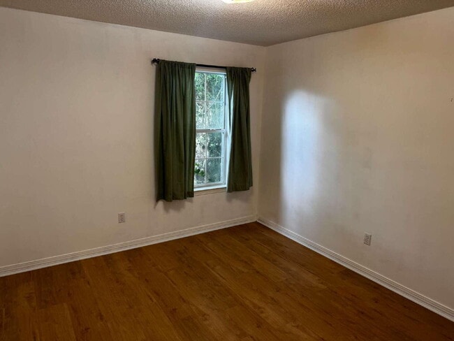 Building Photo - 3613 Burton Cir