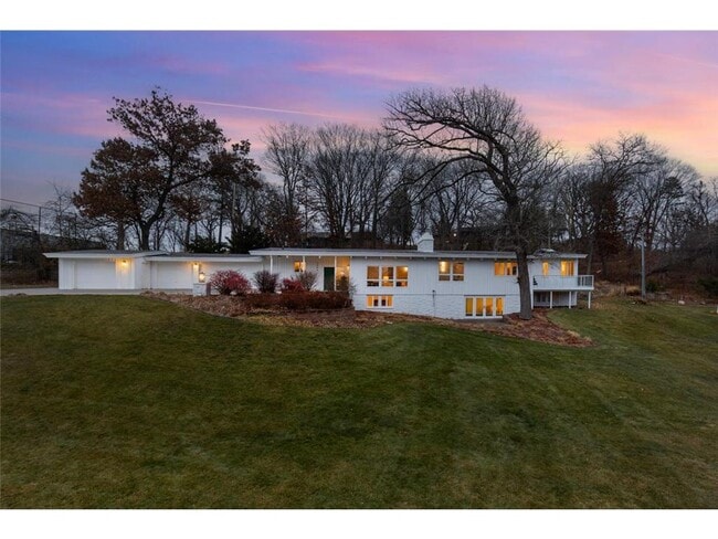 Building Photo - 1345 Fairlawn Way