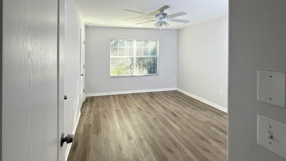 Building Photo - 4046 Mountain Chestnut Way