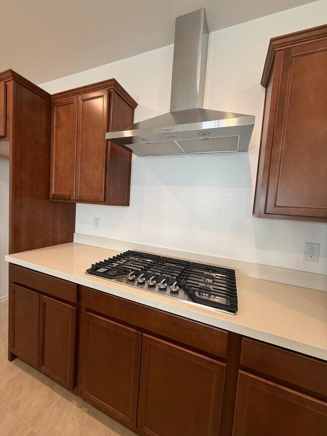 Building Photo - 24245 W Raymond St