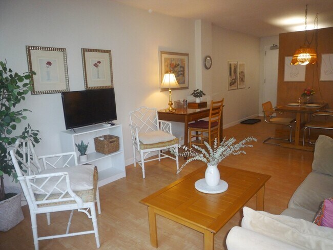 Building Photo - 29 Concord Ave