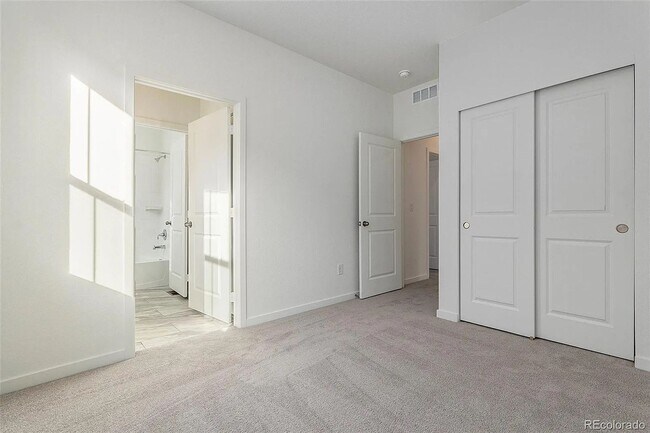 Building Photo - 1536 Sanitas Ln