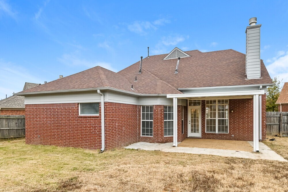Building Photo - 7133 Queens Crown Ct