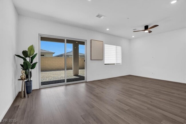Building Photo - 1558 Rock Kestrel St