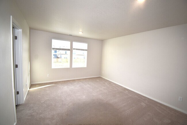 Building Photo - Beautiful Home in Cul De Sac!