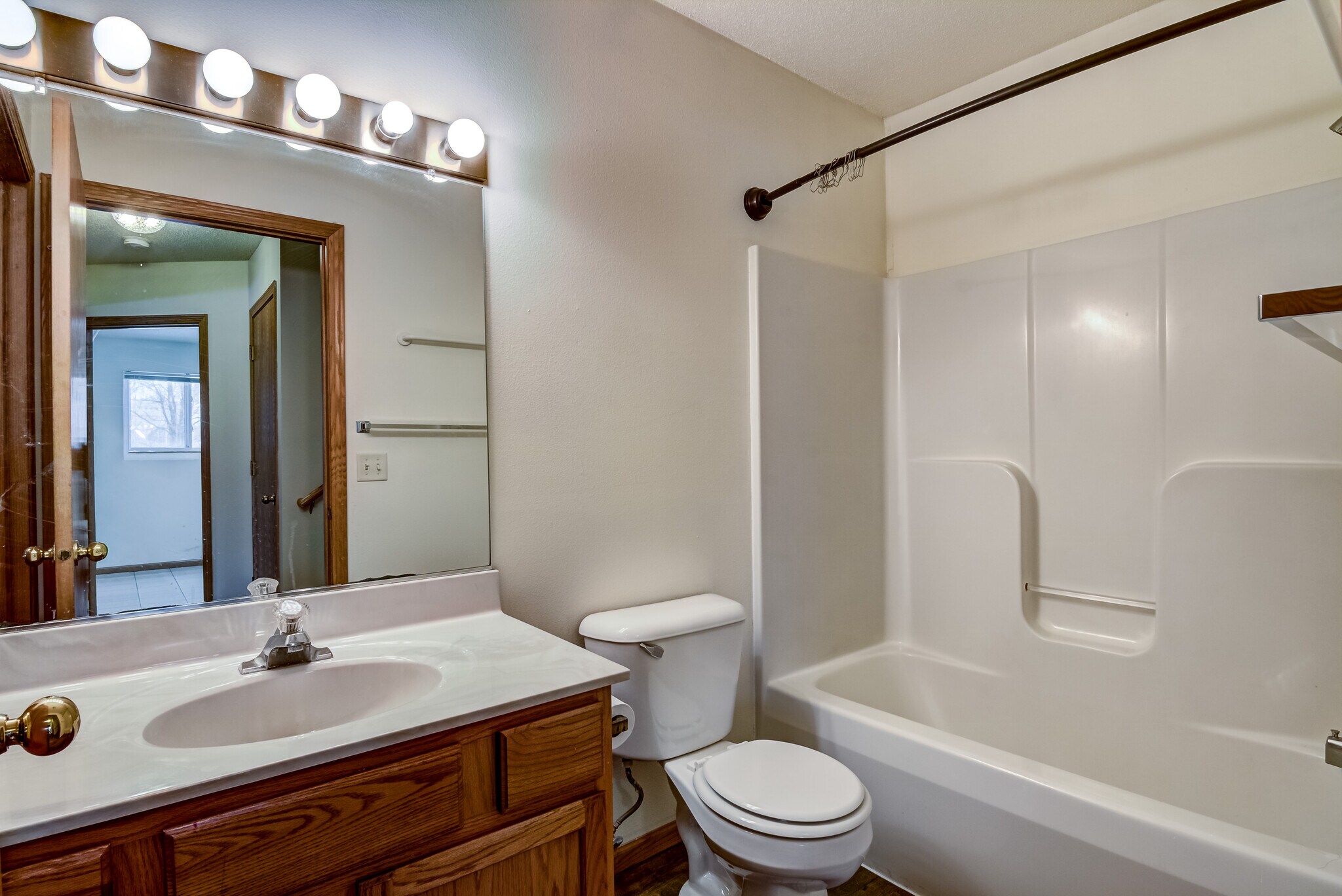 Building Photo - 320 Scheidler Rd