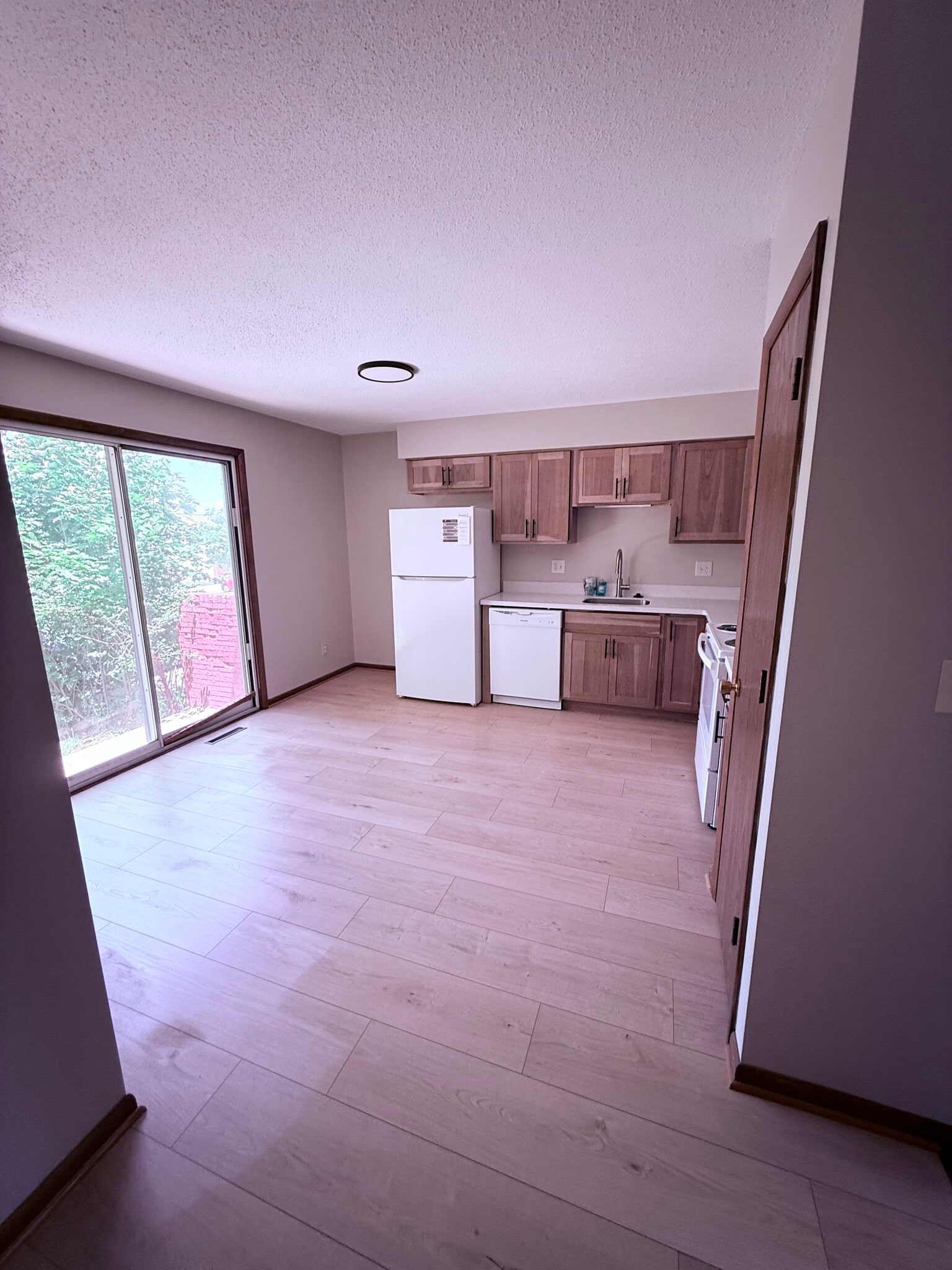 Building Photo - 4052 Canterbury Dr