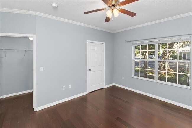Building Photo - 10000 SW 52nd Ave