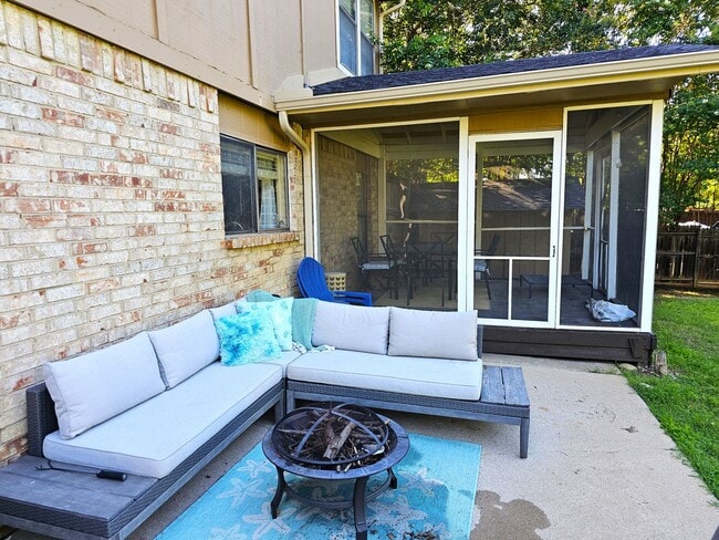 Building Photo - 3 Bed 2.5 Bath Hidden Gem in Flower Mound!