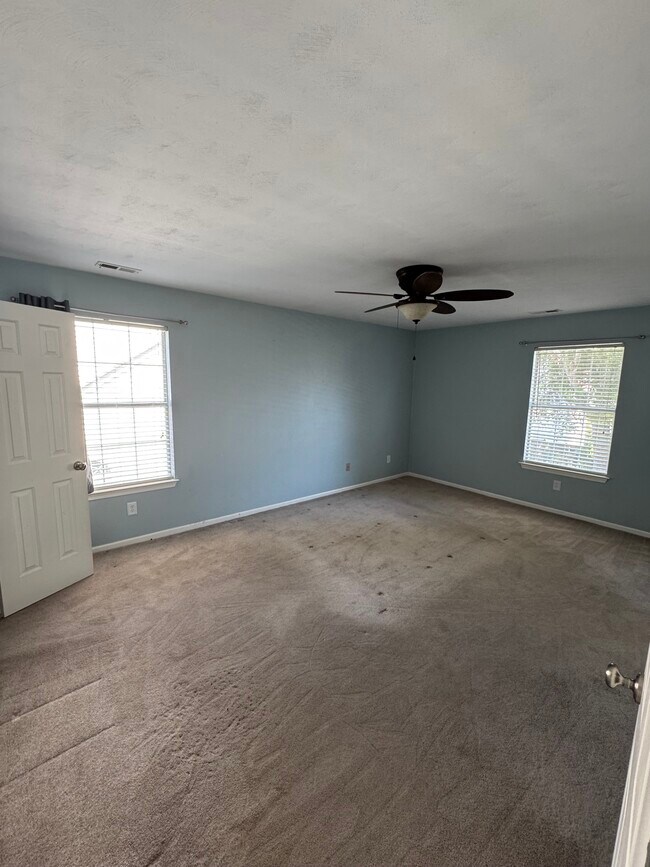 Building Photo - 1449 Berkshire Dr