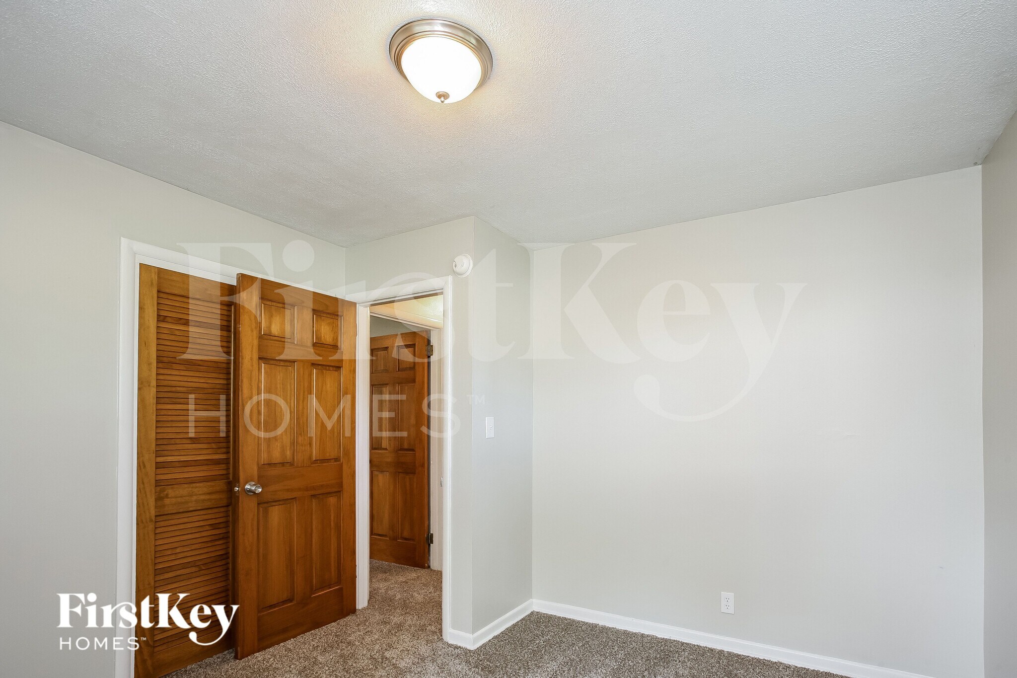 Building Photo - 505 Vista Dr