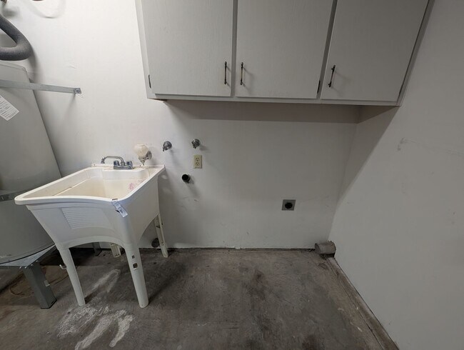 Building Photo - 3 Bedroom House in the Pernie Trail Park N...