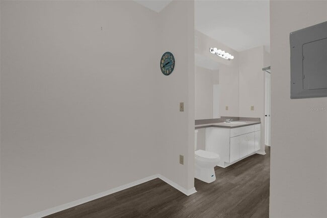 Building Photo - 1325 Rotonda Point