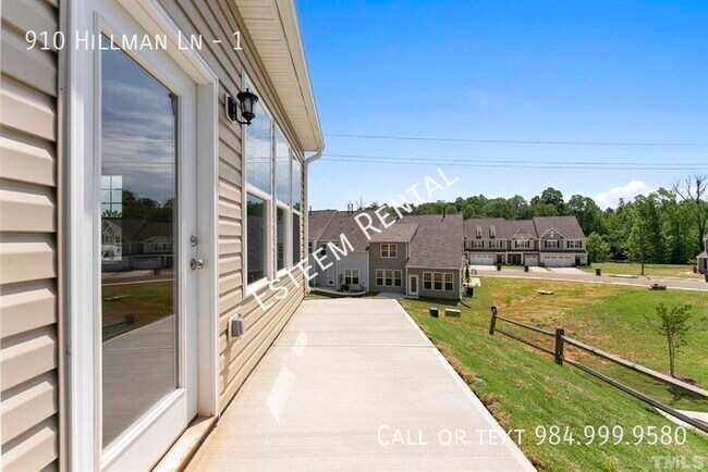 Building Photo - 910 Hillman Ln