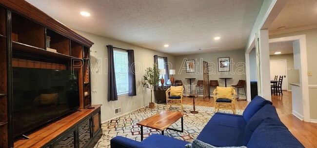 Building Photo - 150 Timberland Trl