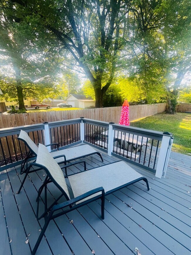 Building Photo - The West Jefferson — Furnished comfort in ...