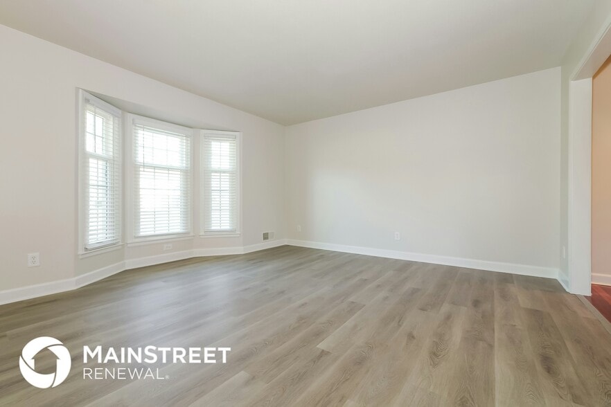 Building Photo - 12005 E 57 Terrace