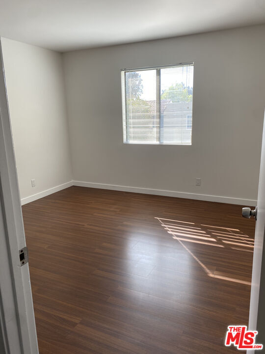 Building Photo - 6465 Kanan Dume Rd