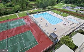 Building Photo - 10401 Grosvenor Pl