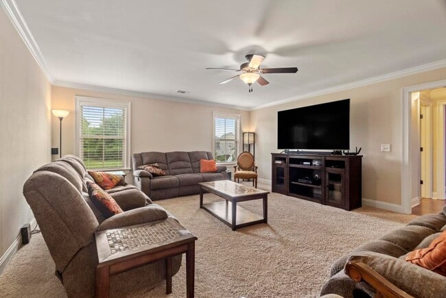 Building Photo - Luxury Living in The Oaks at Cotswold – 5BR Executive Home with Exceptional Amenities