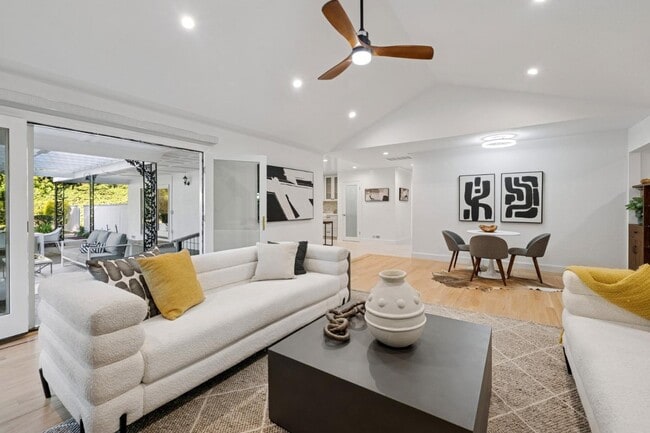 Building Photo - 243 Selby Ln