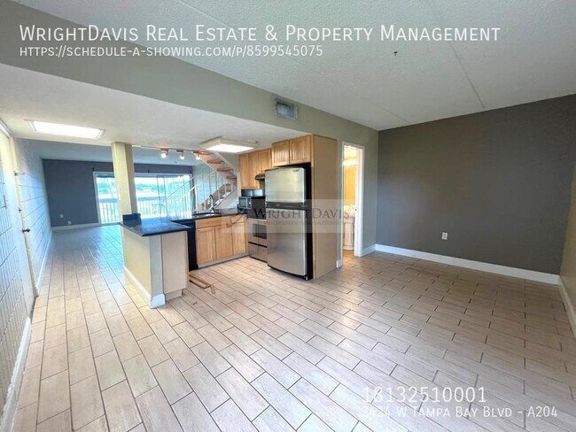 Building Photo - 2424 W Tampa Bay Blvd