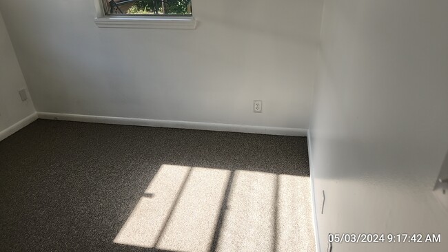 Building Photo - 313 Oleander Dr