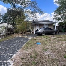 Building Photo - 114 SW 67th Terrace