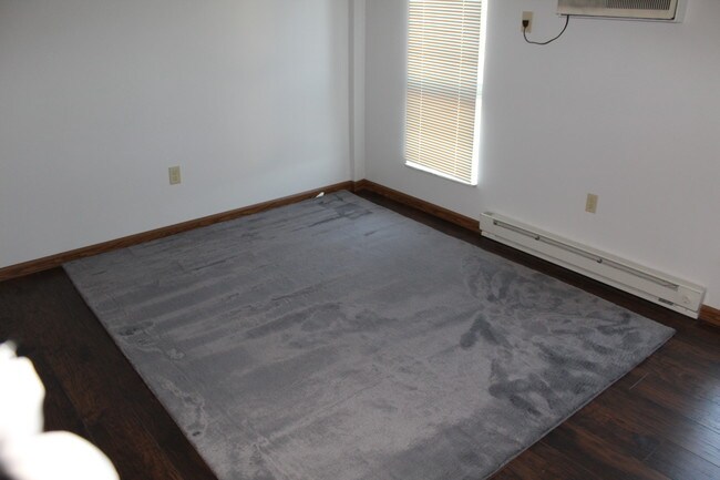 Building Photo - 200 Highland Ave