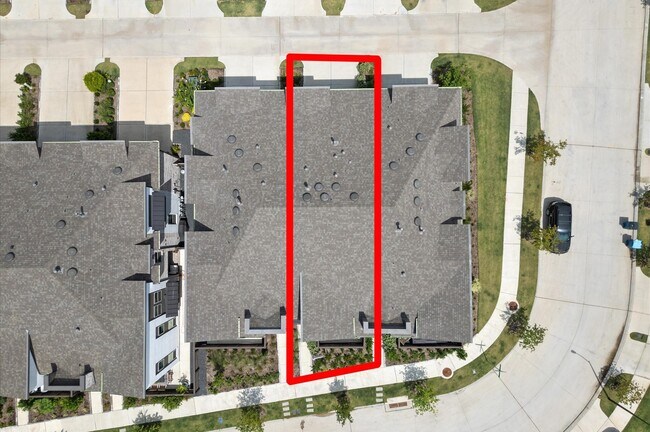 Building Photo - 16514 Lake Austin St