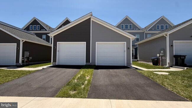 Building Photo - 41911 Poplar Mdw Ter