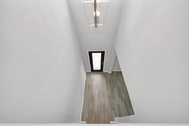 Building Photo - 196 Chestnut Meadow Dr